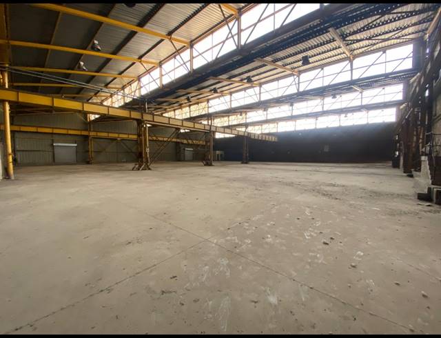 8,651M² WAREHOUSE FOR SALE IN STORMILL